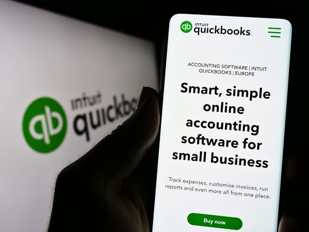 QuickBooks online viewing from phone. Black Dragon Technologies affiliate link 30% discount